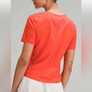 LULULEMON RUNNING CROPPED T-SHIRT ORANGE COLOR SIZE 8 PTP 18” EUC